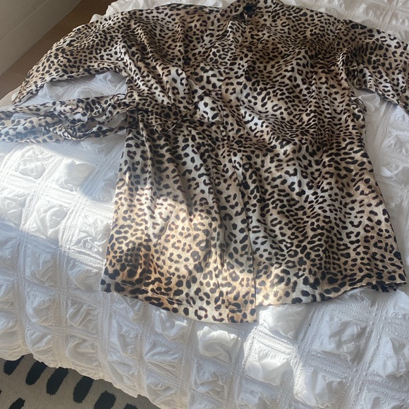 Victoria’s secret cheetah robe with belt - Picture 3 of 6